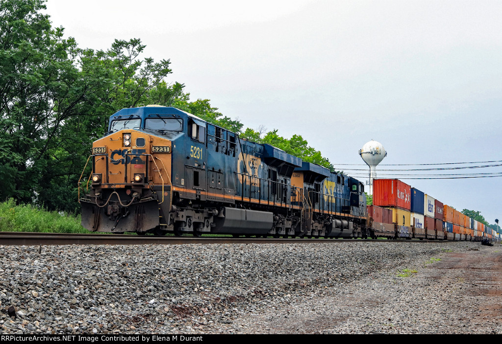 CSX 5231 on I-157
